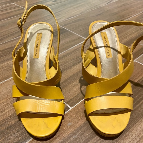 Bandolino yellow wedge sandals with stitched designs on the side. Like new! NWOT - Picture 3 of 4